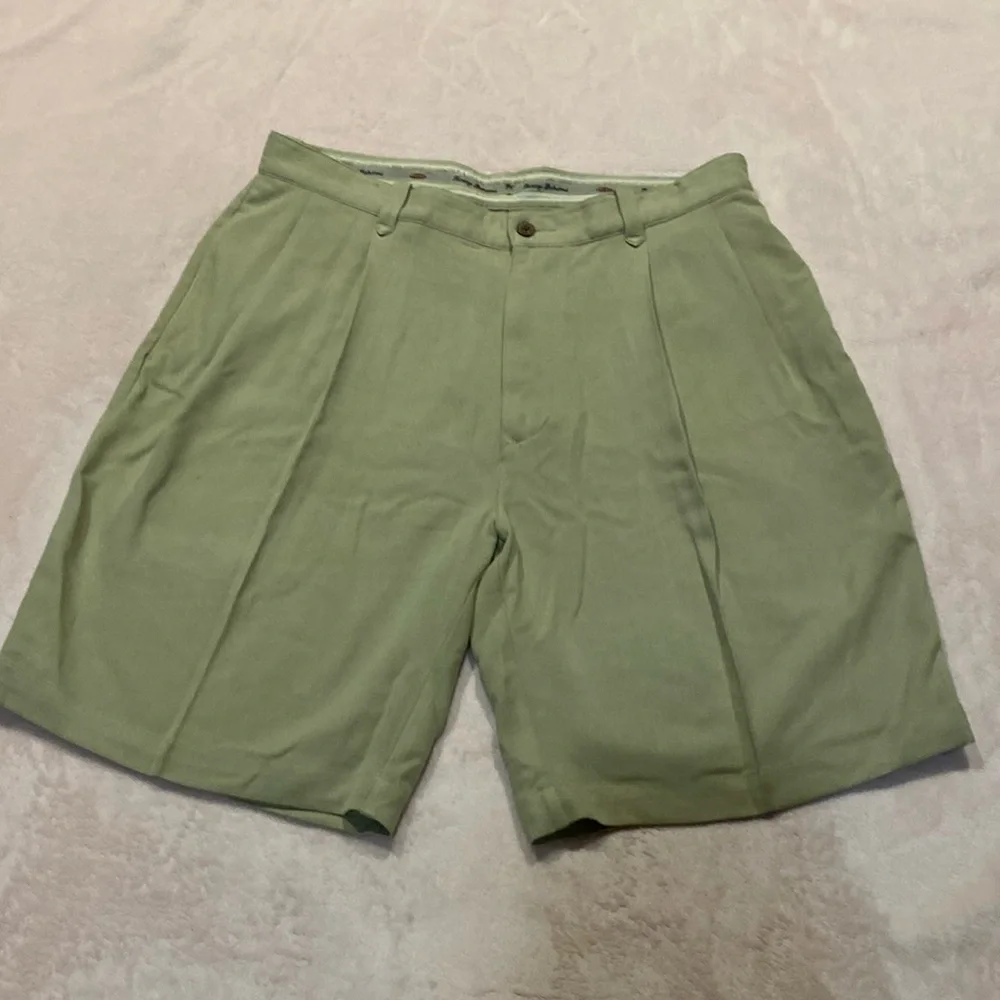 Tommy Bahama Silk Khaki Shorts‎ Size 38